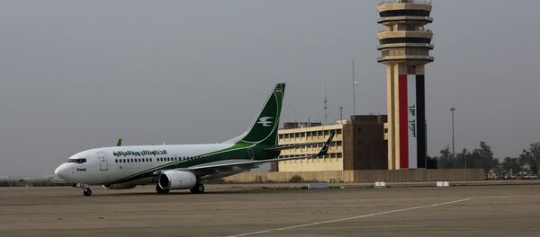 Avião da Iraqi Airways no aeroporto de Bagdá - Sputnik Brasil