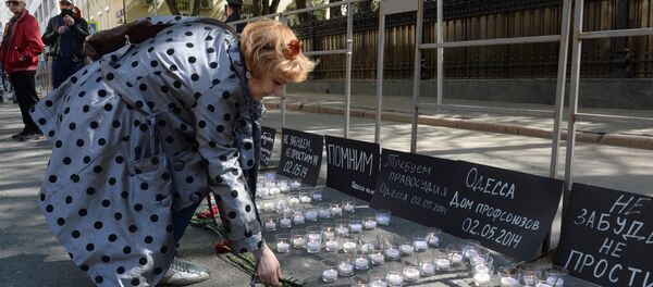 A manifestação em homenagem às vítimas da tragédia na Casa dos Sindicados em Odessa realizada perto da Embaixada da Ucânia em Moscou. 2 de maio, 2016. - Sputnik Brasil