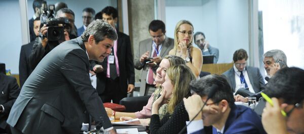 Comissão Especial do Impeachment 2016 (CEI2016) ouve, por sugestão dos governistas, os professores Geraldo Luiz Mascarenhas Prado, Ricardo Lodi Ribeiro e Marcello Lavenère. Bancada: senador Lindbergh Farias (PT-RJ); senadora Gleisi Hoffmann (PT-PR); senadora Vanessa Grazziotin (PCdoB-AM). - Sputnik Brasil