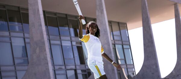 Brasília festeja a passagem da Tocha Olímpica - Sputnik Brasil