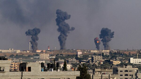Bombardeios israelenses em Rafah, em julho de 2014 (imagem de arquivo) - Sputnik Brasil