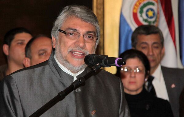 Ex-presidente paraguaio Fernando Lugo faz discurso depois de o Congresso do país ter tomado a decisão sobre o seu impeachment, Asunción, Paraguai, 22 de junho de 2012 - Sputnik Brasil