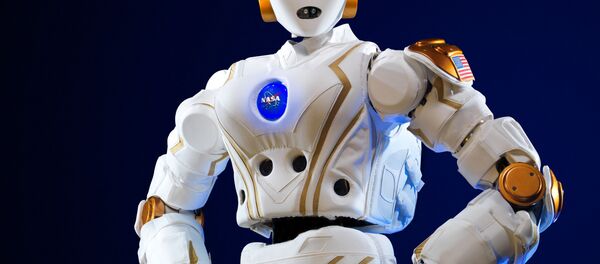 NASA’s R5 robot, which is NASA's newest humanoid robot and was built to compete in the DARPA Robotics Challenge. - Sputnik Brasil