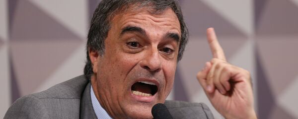 José Eduardo Cardozo na Comissão de Impeachment para debater o relatório apresentado pelo Senador Antonio Anastasia José Eduardo Cardozo na Comissão de Impeachment para debater o relatório apresentado pelo Senador Antonio Anastasia - Sputnik Brasil