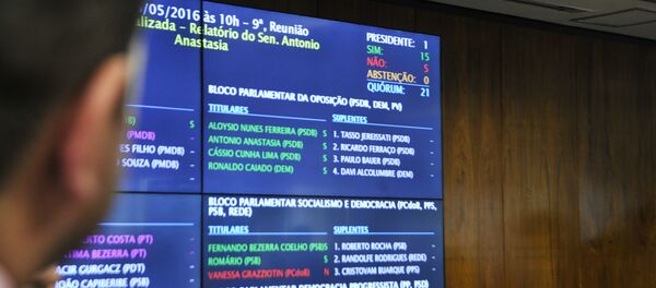Comissão do Impeachment no Senado aprova relatório por 15 votos a 5 e processo segue para o plenário - Sputnik Brasil