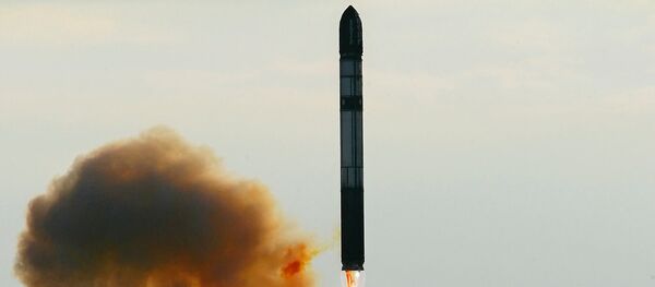 Lançamento de míssil intercontinental balístico RS-20 - Sputnik Brasil