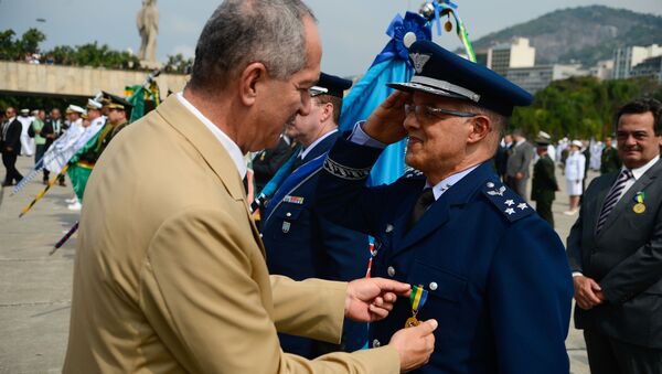 Aldo Rebelo na cerimônia de entrega da Medalha da Vitória - Sputnik Brasil