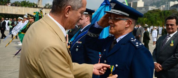 Aldo Rebelo na cerimônia de entrega da Medalha da Vitória - Sputnik Brasil