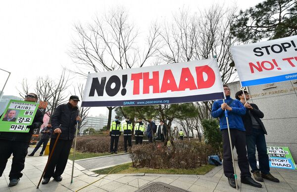Protesto em Seul contra a implantação do sistema antimísseis Thaad. - Sputnik Brasil