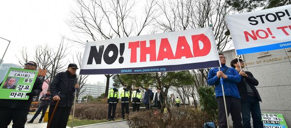 Protesto em Seul contra a implantação do sistema antimísseis Thaad - Sputnik Brasil