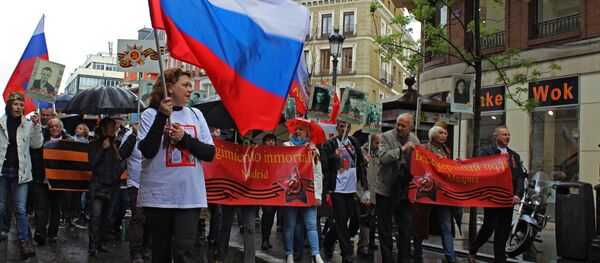 Regimento Imortal passeia por Madri em 9 de maio de 2016 - Sputnik Brasil