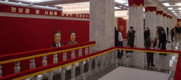 Jornalistas se preparam para seu trabalho no Palácio da Cultura Popular em Pyongyang, em 9 de maio de 2016, no último dia da VII Reunião do Partido dos Trabalhadores da Coreia do Norte - Sputnik Brasil