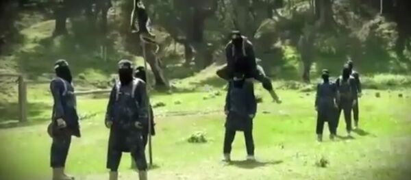 O treino do Daesh num campo militar em algum lugar entre o Afeganistão e Paquistão - Sputnik Brasil