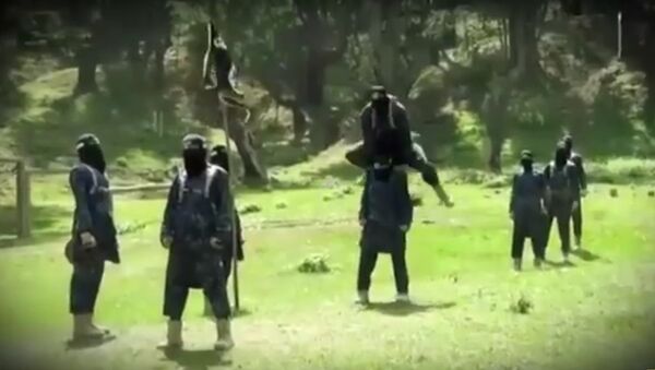 O treino do Daesh num campo militar em algum lugar entre o Afeganistão e Paquistão - Sputnik Brasil