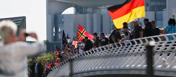 Grupos de extrema-direita manifestam-se contra os refugiados na Alemanha - Sputnik Brasil