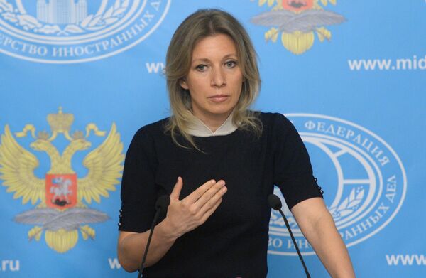 Representante oficial do Ministério das Relações Exteriores russo, Maria Zakharova, durante a entrevista coletiva semanal, Moscou, Rússia, 12 de maio de 2016 Representante oficial do Ministério das Relações Exteriores russo, Maria Zakharova, durante a entrevista coletiva semanal, Moscou, Rússia, 12 de maio de 2016 - Sputnik Brasil