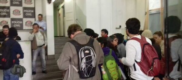 Polícia invade ocupações e prende estudantes sem ordem judicial em São Paulo - Sputnik Brasil