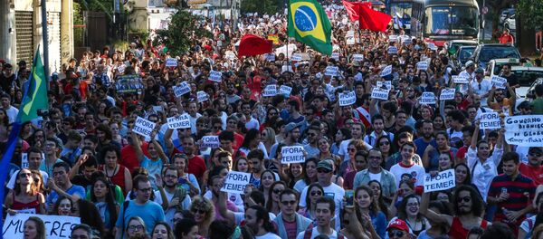 Manifestação contra o governo do presidente interino, Michel Temer, em São Paulo - Sputnik Brasil
