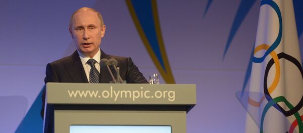 Presidente russo Vladimir Putin durante a recepção do presidente do Comitê Olímpico Internacional Thomas Bach para os líderes dos países-participantes dos Jogos Olímpicos de Inverno 2014 em Sochi, Rússia, 6 de fevereiro de 2014 - Sputnik Brasil