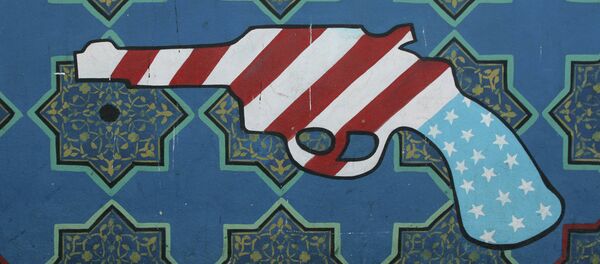 A Embaixada dos EUA em Teerã tem muitas pinturas antiamericanas nas suas paredes, 2007 A Embaixada dos EUA em Teerã tem muitas pinturas antiamericanas nas suas paredes, 2007 - Sputnik Brasil