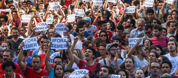 Manifestação em São Paulo contra o Presidente em exercício, Michel Temer - Sputnik Brasil