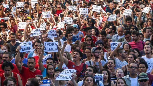 Manifestação em São Paulo contra o Presidente em exercício, Michel Temer - Sputnik Brasil