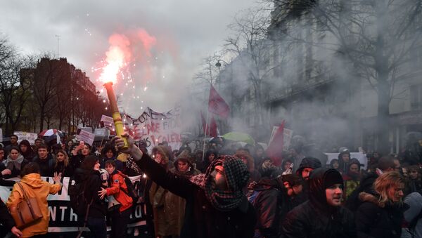 Protestos em Paris contra reforma trabalhista da França - Sputnik Brasil