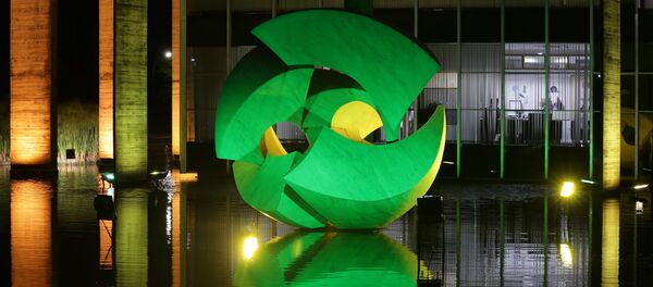 A iluminação do Palácio de Itamaraty em comemoração de 100 dias até os Jogos Olímpicos do Rio - Sputnik Brasil