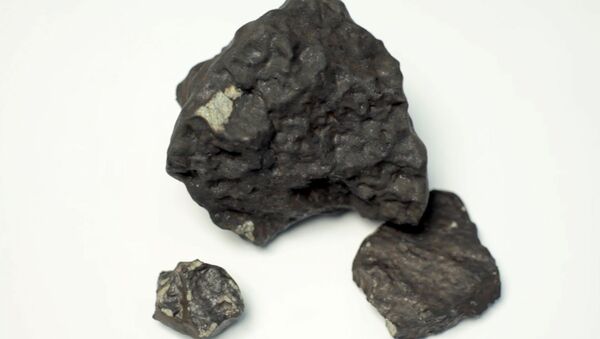 Fragmento de meteorito (imagem referencial) - Sputnik Brasil