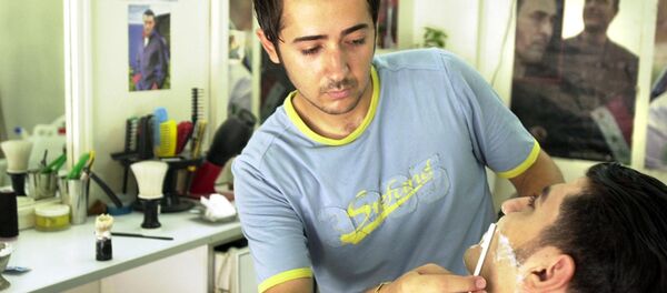 Barbeiro na cidade de Damasco, Síria - Sputnik Brasil