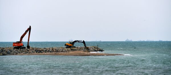 Construção da Ponte de Kerch da Rússia continental à Crimeia - Sputnik Brasil