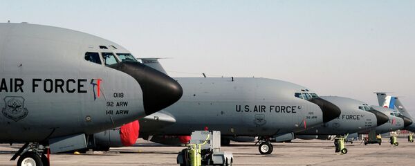 O bombardeiro KC-135 da Força Aérea dos EUA - Sputnik Brasil
