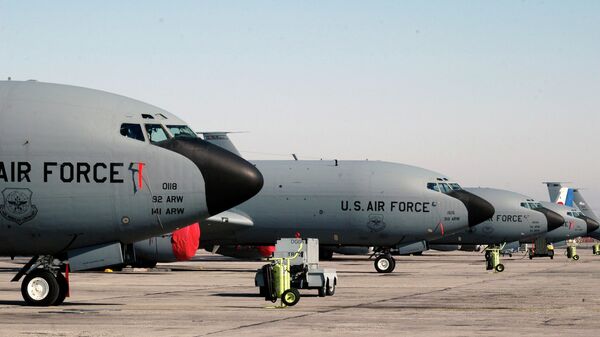O bombardeiro KC-135 da Força Aérea dos EUA - Sputnik Brasil