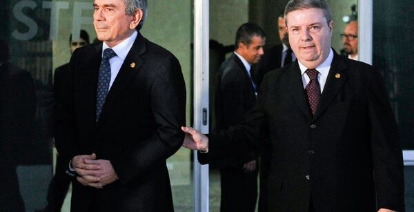 Presidente do STF e senadores definem próximas etapas do processo de impeachment - Sputnik Brasil