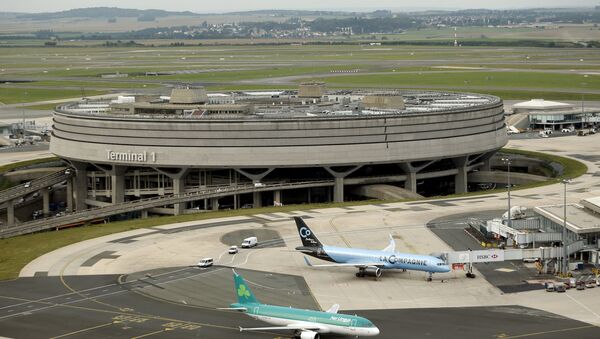 A general view shows the Terminal 1 at the Charles de Gaulle International Airport in Roissy, near Paris in this September 17, 2014. - Sputnik Brasil