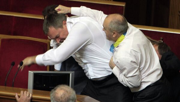 Briga na Suprema Rada da Ucrânia - Sputnik Brasil