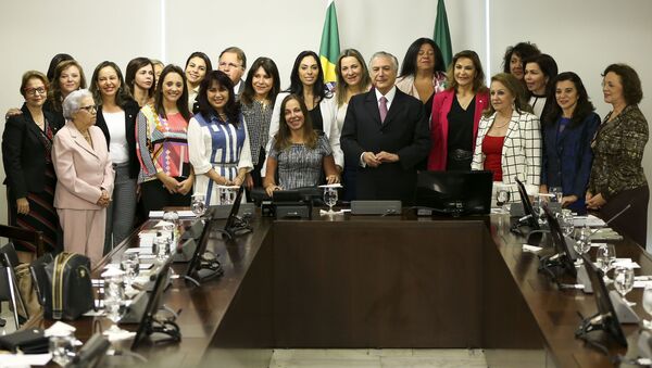 Presidente interino, Michel Temer, recebe deputadas da bancada feminina - Sputnik Brasil