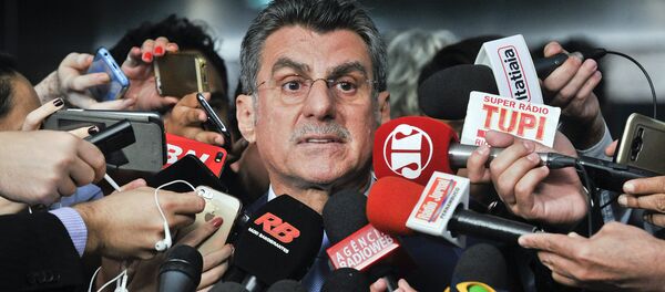 Romero Jucá concede entrevista após reunião para discutir a redução da meta fiscal para o ano - Sputnik Brasil