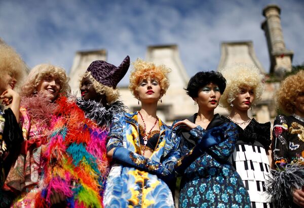 As modelos durante o desfile no porto da cidade de Sydney no âmbito da Semana da Moda Australiana - Sputnik Brasil