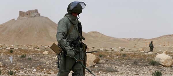 Sapadores do exército da Rússia trabalham na parte histórica de Palmira, Síria, 9 de abril de 2016 - Sputnik Brasil
