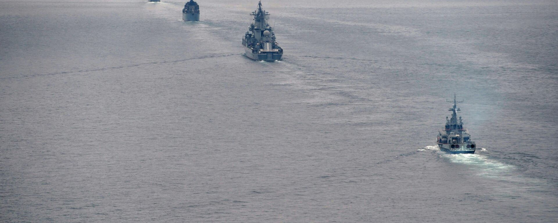 Mais de 20 navios de guerra russos saíram ao mar Báltico para manobras - Sputnik Brasil, 1920, 01.05.2026