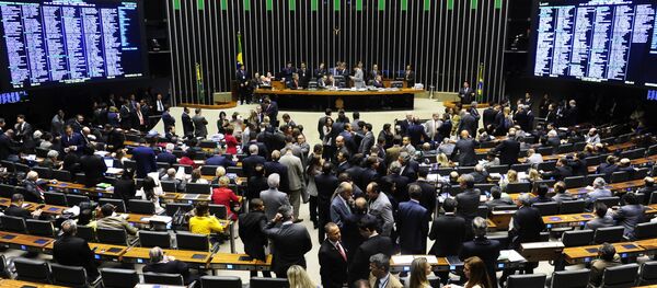 Senado discute revisão de meta fiscal, que pode ser votada nesta terça-feira pela Casa. - Sputnik Brasil