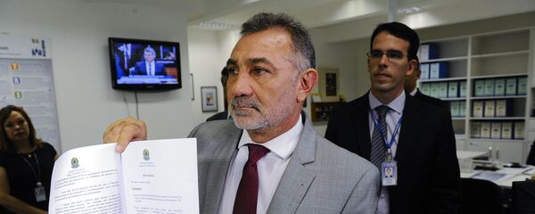 Senador Telmário Mota protocola pedido de cassação do mandato do senador Romero Jucá - Sputnik Brasil