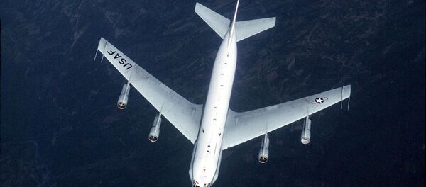 Avião de reconhecimento da Força Aérea dos EUA RC-135 (foto de arquivo) - Sputnik Brasil