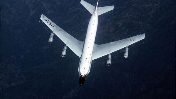 Avião de reconhecimento da Força Aérea dos EUA RC-135 (foto de arquivo) - Sputnik Brasil