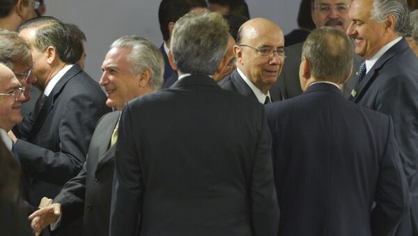 Michel Temer e Politicos na apresentação do novo Pacote Econômico do governo interino - Sputnik Brasil