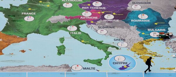 Mapa da Europa no jardim Champs de Mars, Paris, França, 2008 (foto de arquivo) - Sputnik Brasil
