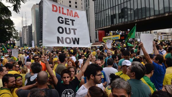 Protesto contra a presidenta Dilma Rousseff em São Paulo - Sputnik Brasil
