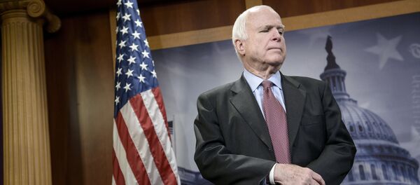 Senador norte-americano John McCain - Sputnik Brasil