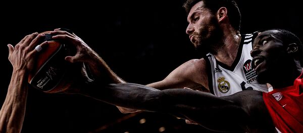 A foto de Aleksei Filipov. Rudy Fernández e Othello Hunter - Sputnik Brasil